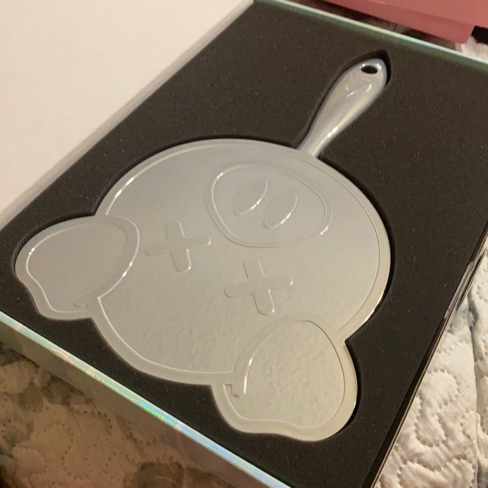 Jeffree Star Shane Dawson Pearlescent Pig Mirror